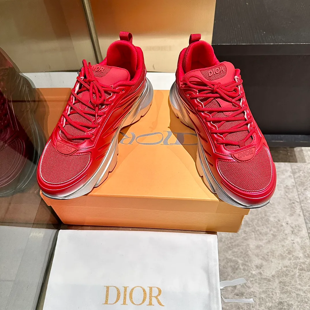 p680🐮🐮New to the Dior collection, these C'est Dior sneakers make a bold and stylish statement. Carefully crafted, the letters C and D are displayed on the sides of the upper for style, and the details add a touch of elegance. The lightweight two-tone Dior sole offers exceptional comfort and sporty appeal. Can add a stylish touch to any casual look. Christian Dior Paris signature on the tongue and sole. Two-tone notches feature Christian Dior's lucky star symbol. Women’s size 35-40, men’s size 38-45